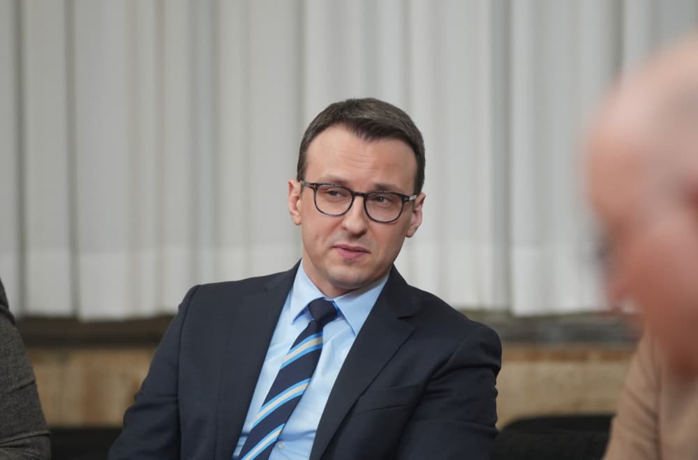 Slika uz članak: Petković: "Priština zabranjuje okupljanje stotinak srpske dece, a hiljade Albanaca slavi zločince OVK"