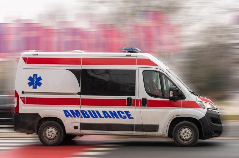 Slika uz članak: Drama na Stolovima: Dva vatrogasca povređena – kvadom sleteli s puta