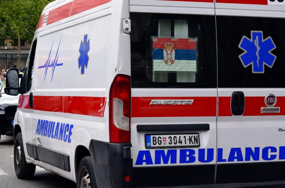 Slika uz članak: Autobus izgubio kontrolu na Zelenom vencu i pokosio dva taksija: Petoro povređenih