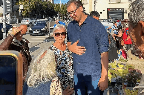 Slika uz članak: Vučić u Smederevu: "Uvek je najzanimljivije na pijaci"; "Bili su prisutni i aktivisti tzv. studentske liste"