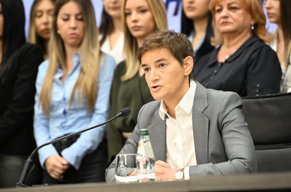 Slika uz članak: Brnabić odgovorila Milivojeviću: "Nisu žene Srbije ponižavali ni silniji od vas, pa nećete ni vi"