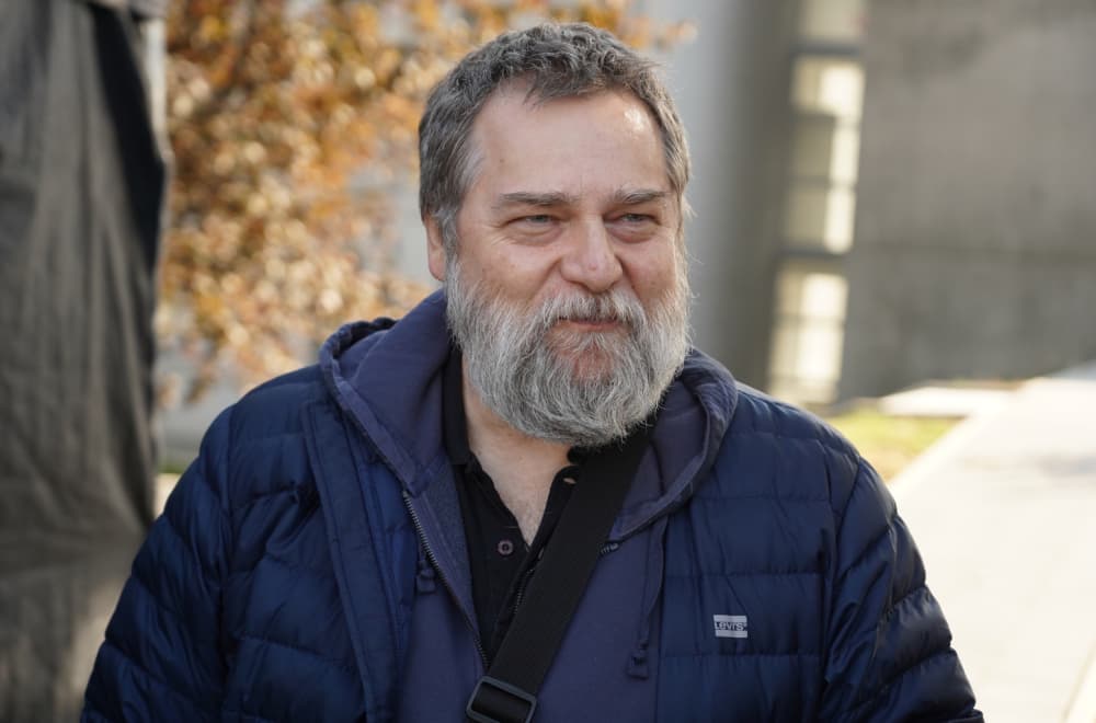 Slika uz članak: Legendarni umetnik jasno poručio: "Prošli put sam za Vučića potpisao jednom rukom, sada ću sa obe" VIDEO