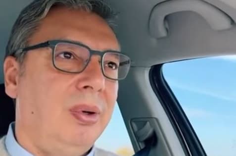 Slika uz članak: Vučić obišao škole u Izvoru i Lukovu: Naša deca zaslužuju najbolje uslove za učenje