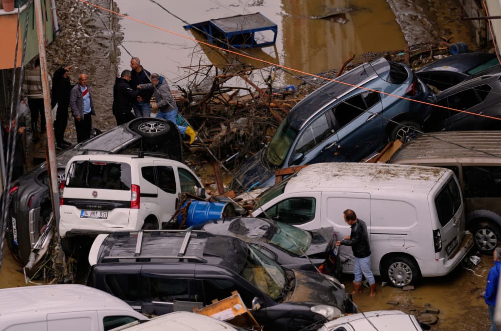 Slika uz članak: (VIDEO, FOTO) Nevrijeme napravilo haos: Katastrofalne poplave u Istanbulu ODNIJELE 3 ŽIVOTA, među poginulima dječak (14)