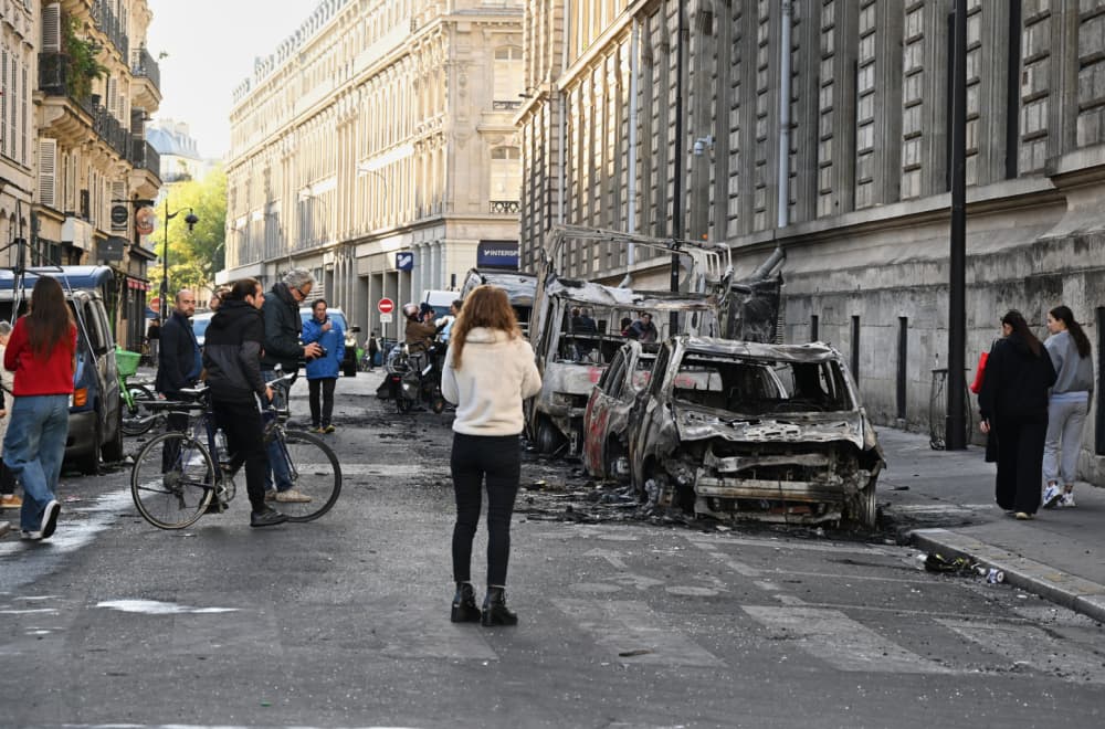 Slika uz članak: Neredi na ulicama Francuske: 1200 uhićenih, ozlijeđeno 150 policajaca