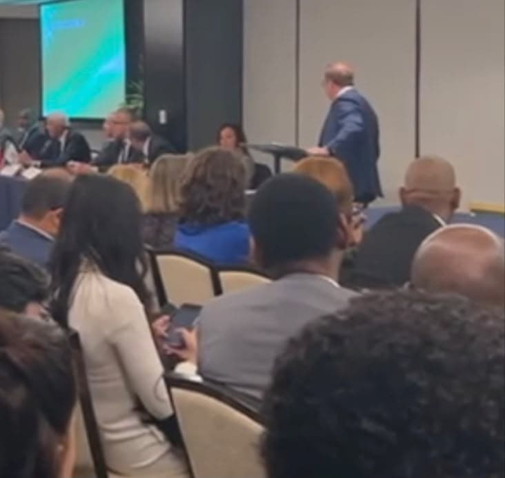Slika uz članak: Zv/Presidenti i Hysenbelliu Group, Fatmir Hysenbelliu i ftuar në tryezën e rrumbullakët të Project Legacy në New York: Paqja e qëndrueshme, garancia e vetme për zhvillim gjithëpërfshirës