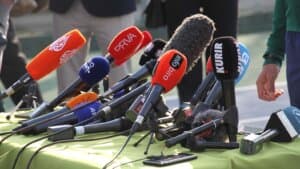 Slika uz članak: UNS: Nedopustiva diskriminacija i ometanje u radu ekipe KTV-a u Zrenjaninu