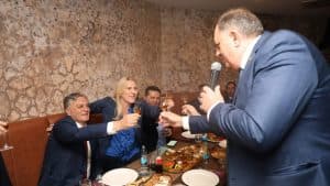 Slika uz članak: Partia e Dodikut mban pushtetin në Republikën Srpska, ish-lideri serb i Bosnjës shpall fitoren për SNSD