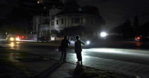 Slika uz članak: Kuba ponovo u mraku: Pala elektroenergetska mreža, bez struje gotovo devet miliona ljudi