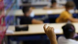 Slika uz članak: Pucnjava u školi u Francuskoj: Uhapšen 14-godišnjak, iz lovačke puške pucao u direktora i nastavnika