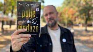 Slika uz članak: Oto Oltvanji za BBC: O nagradi u Francuskoj, ‘Polju meduza’, krimićima i čitanju
