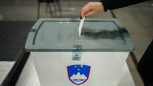 Slika uz članak: Slovenija rekla „ne“ zakonu koji je opozicija nazvala pokušajem uvođenja političke policije