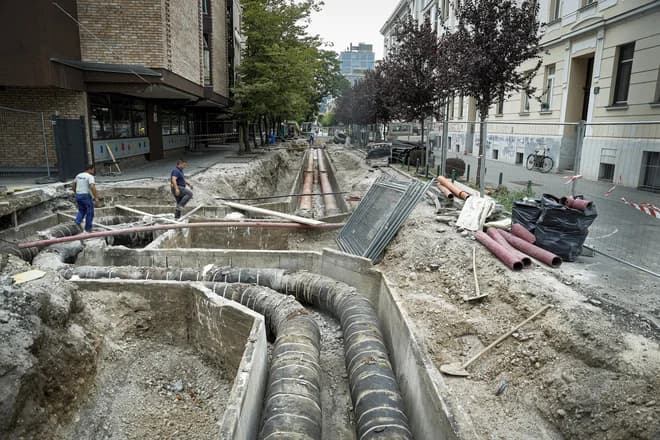 Slika uz članak: Tretjino vode izgubimo tudi zaradi pol stoletja starih cevi, za obnovo milijoni