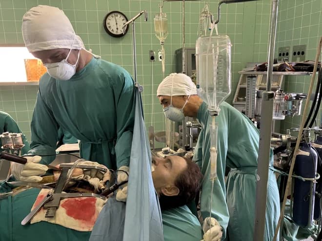 Slika uz članak: Prvo presajeno srce: tragična torta, pijani voznik in odločitev v štirih minutah