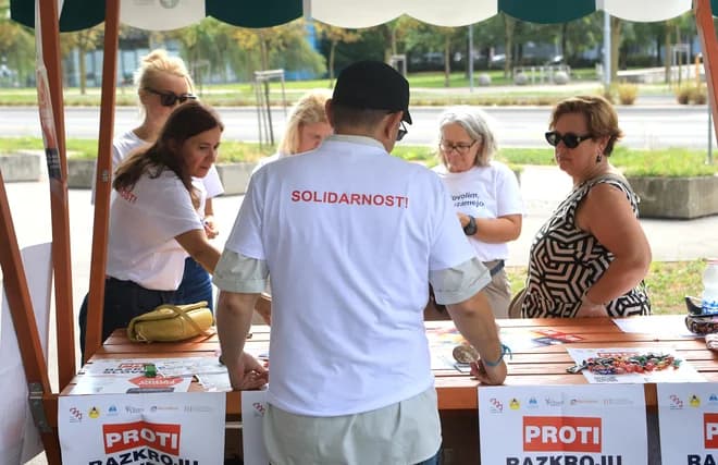 Slika uz članak: Sindikati v treh tednih zbrali že več kot 40.000 podpisov