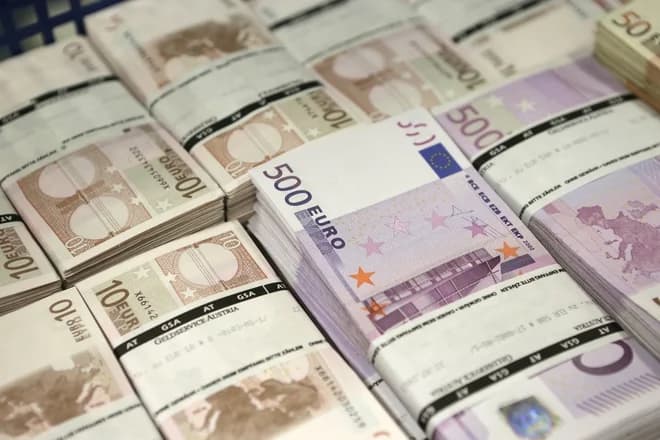 Slika uz članak: Bomo kupovali tuja podjetja ali bodo tujci kupovali naša?