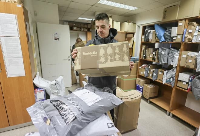 Slika uz članak: Prilagodljivi kitajski trgovci tehtajo najugodnejše načine carinjenja