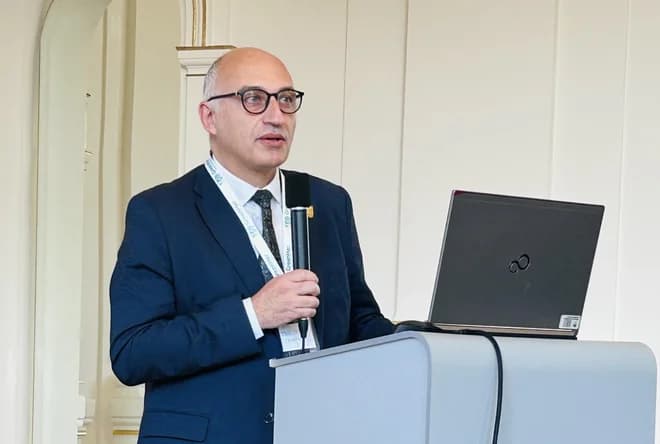 Slika uz članak: Vipavska sarkofaga nista varna – zanimanje raste, grožnje pa tudi