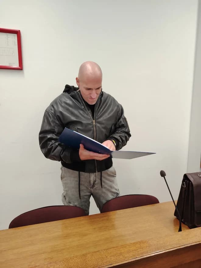 Slika uz članak: Ravnatelja je ozmerjal z brezhrbteničarjem