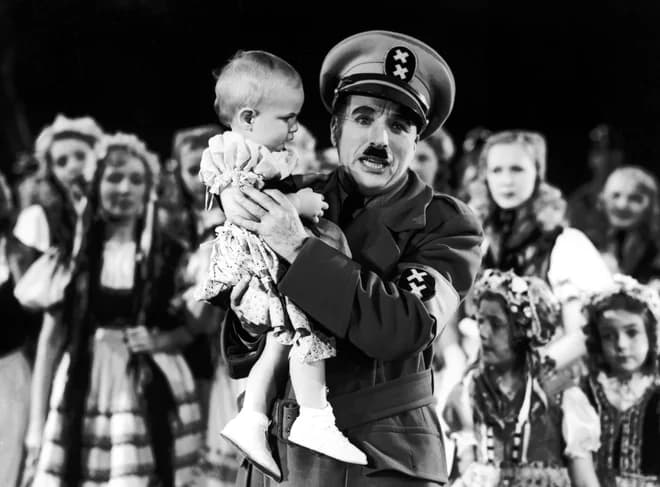 Slika uz članak: TV namig: Chaplin si je drznil tisto, česar si Hollywood ni – iz Hitlerja je naredil norca