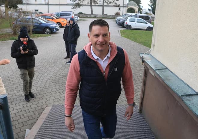 Slika uz članak: Resnica vstopila v zvezo, ki jo je soustanovila AfD
