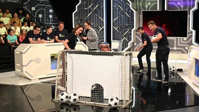 Slika uz članak: TV namig: Kdo ima več sivih celic? Športno uredništvo ali Kaj dogaja?
