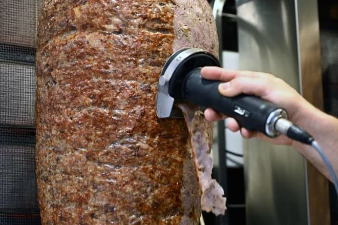 Slika uz članak: Aroganca in tikanje