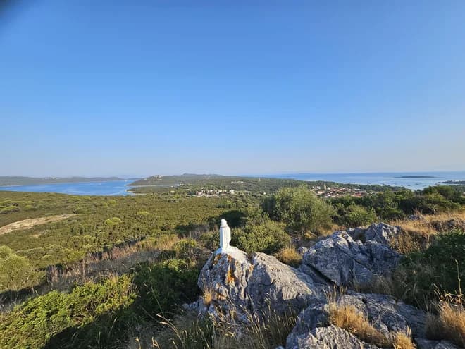 Slika uz članak: Danes rajska plaža, nekoč nema priča fašističnega terorja