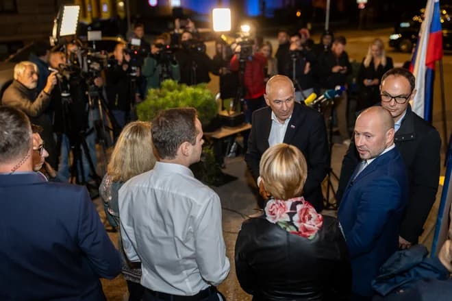 Slika uz članak: Če bi volili jutri, bi Demokrati ostali pred vrati
