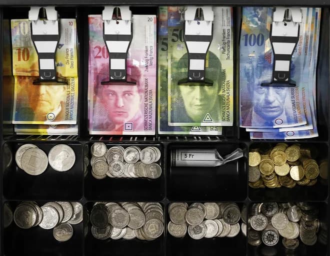 Slika uz članak: Kaj dviguje stroške zadolževanja držav?