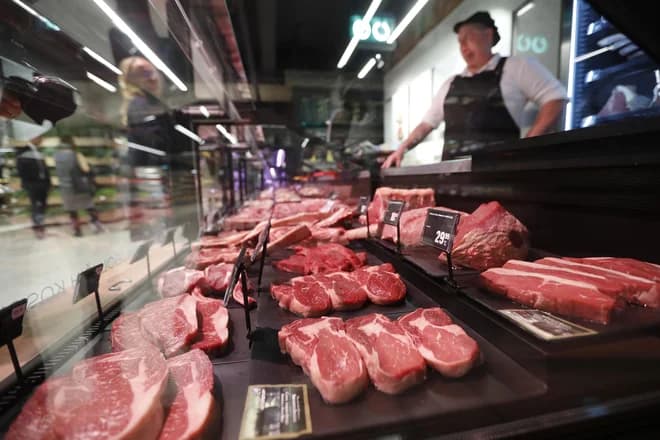 Slika uz članak: Na krožnikih se znajdejo delci stekla, nevarne bakterije in ostanki škropiv
