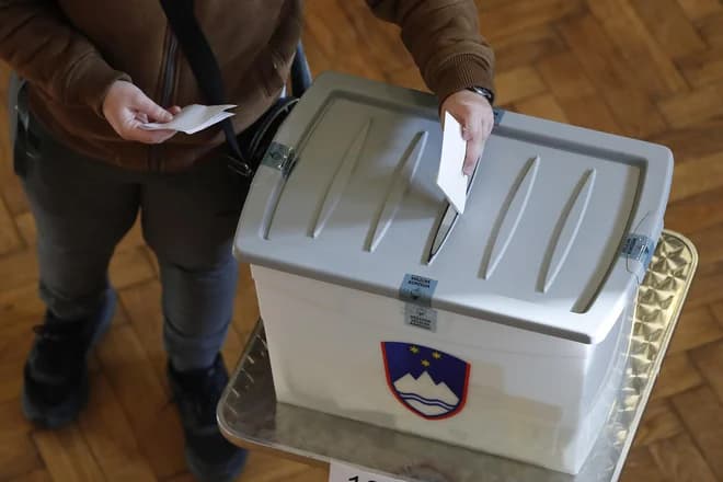 Slika uz članak: DVK in opozicija kritično do napovedi Janeza Janše