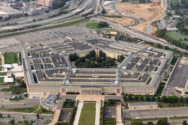 Slika uz članak: Pentagon naj bi poročilo o napadu na šolo v Iranu objavil šele po volitvah