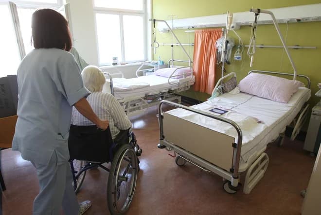 Slika uz članak: Kdo bo Slovencem brisal zadnjice?