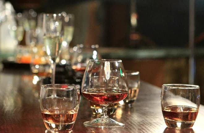 Slika uz članak: Slovenija med rekorderji po porabi alkohola: vsaj 100.000 odvisnih