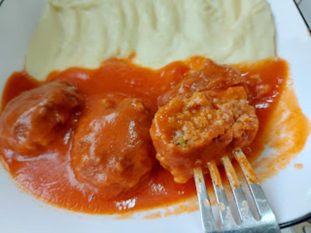 Slika uz članak: Tajna sočnih ćufti krije se samo u ovom 1 sastojku: Od pola kilograma mesa dobićete čak 30 komada, preukusne!