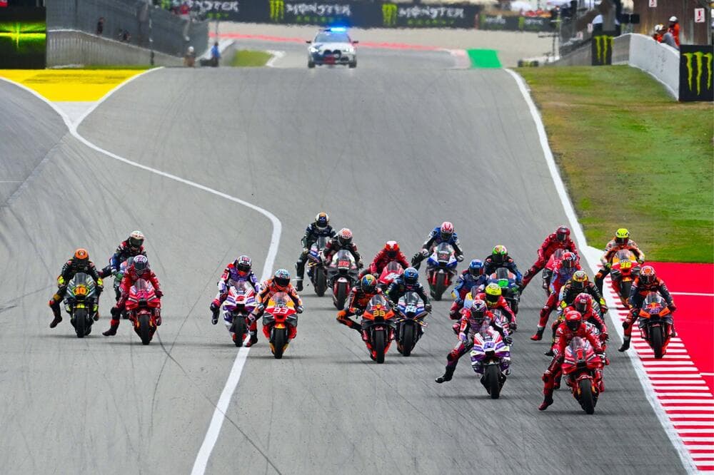 Slika uz članak: LUDI MOTO GP SPRINT U AUSTRIJI: Pao sa prve na šestu poziciju, pa režirao preokret za pamćenje