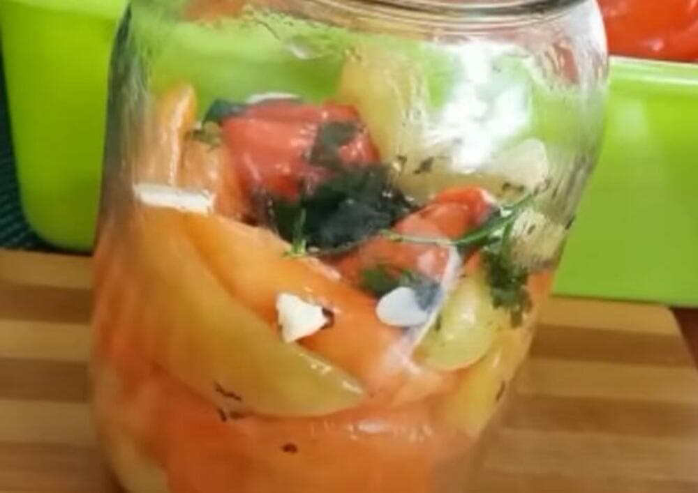 Slika uz članak: Najbolji recept za pikantnu zimnicu: Paprika somborka u ovom sosu će vas osvojiti u sekundi, nema konkurenciju