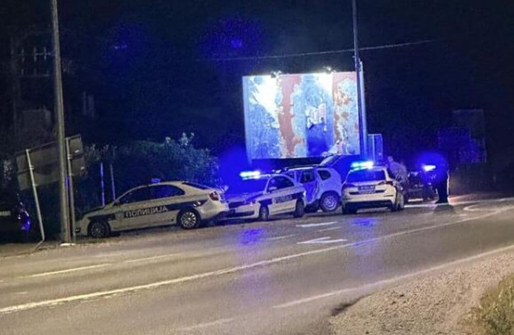 Slika uz članak: Od svađe u saobraćaju do policijske potjere: Mladić (21) osumnjičen za niz napada, povrijedio 7 policajaca