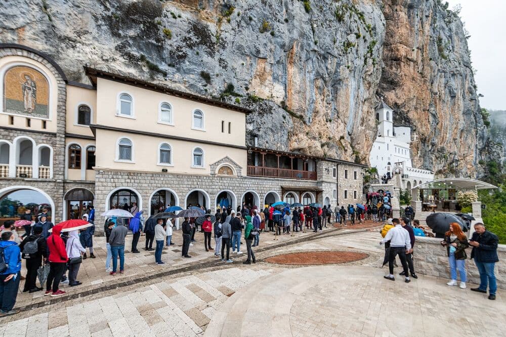 Slika uz članak: Da li znate šta se nalazilo na mestu Ostroga pre nego što je izgrađen manastir? Tragovi su tu i dan danas