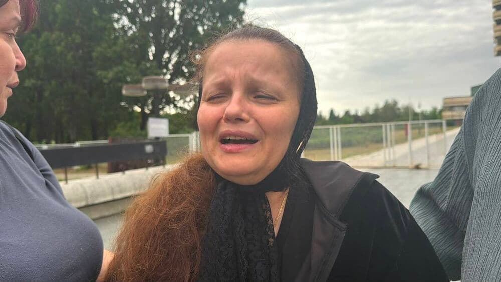 Slika uz članak: "GLEDALA SAM U CEV PIŠTOLJA" Mala Cana napadnuta, pevačica otkrila detalje UŽASA KOJI JE DOŽIVELA, ON joj je PRETIO