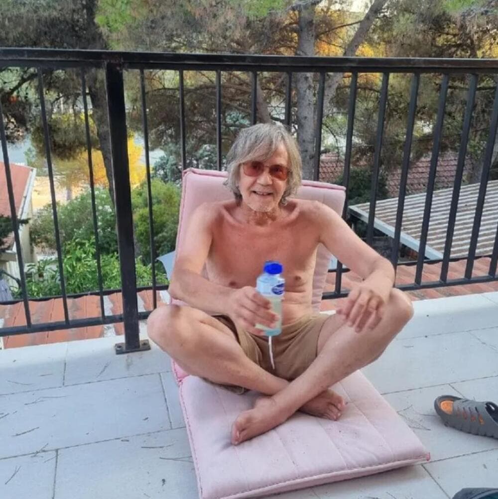 Slika uz članak: IMA KUĆU SA PRIVATNOM PLAŽOM, A OVAKO GLEDA KOMŠIJE: Kad vidite ovu lepotu nećete znati za sebe, ALAL MU VERA