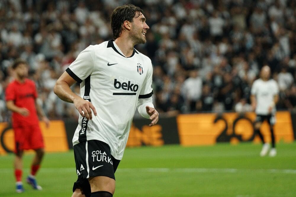 Slika uz članak: Suspendovan Dušan Vlahović!