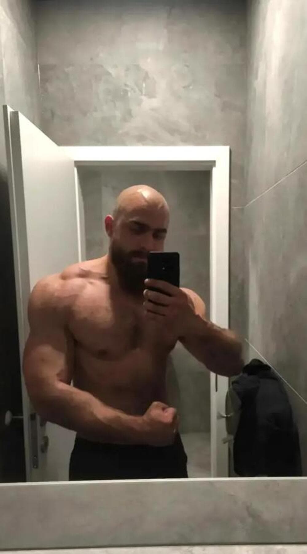 Slika uz članak: JEZIVI DETALJI KRVAVOG PIRA U ŠIBENIKU: Mladića izbo 40 puta, jedna devojka pobegla, drugoj se bore za život