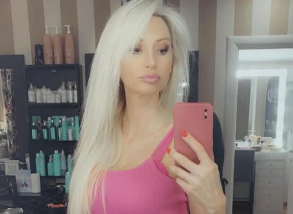 Slika uz članak: KO SU BIVŠI MUŽEVI JELENE JOVIČIĆ? Jedan vlasnik agencije, a drugog ovako ostavila, otkrila u kakvim su odnosima