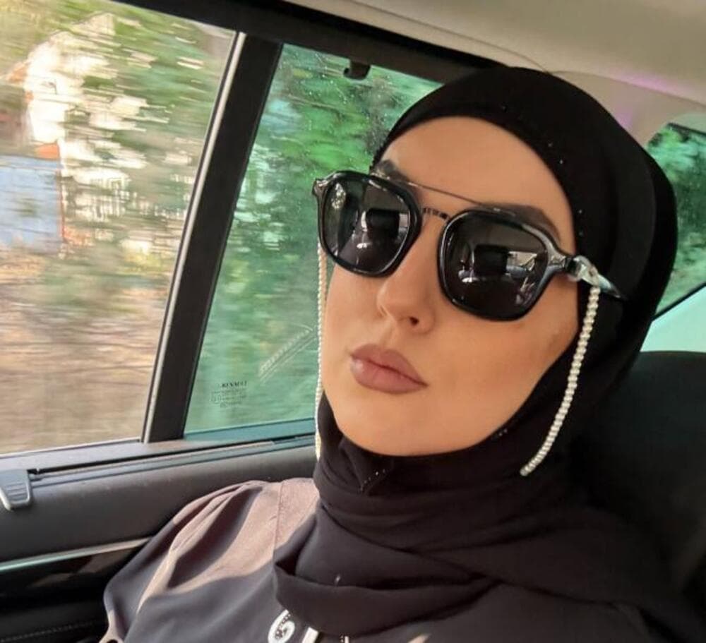 Slika uz članak: (FOTO) ANA SA 20 GODINA PROMIJENILA VJERU Odrasla kao pravoslavka, a onda prihvatila islam „Roditelji su mislili da me gube“