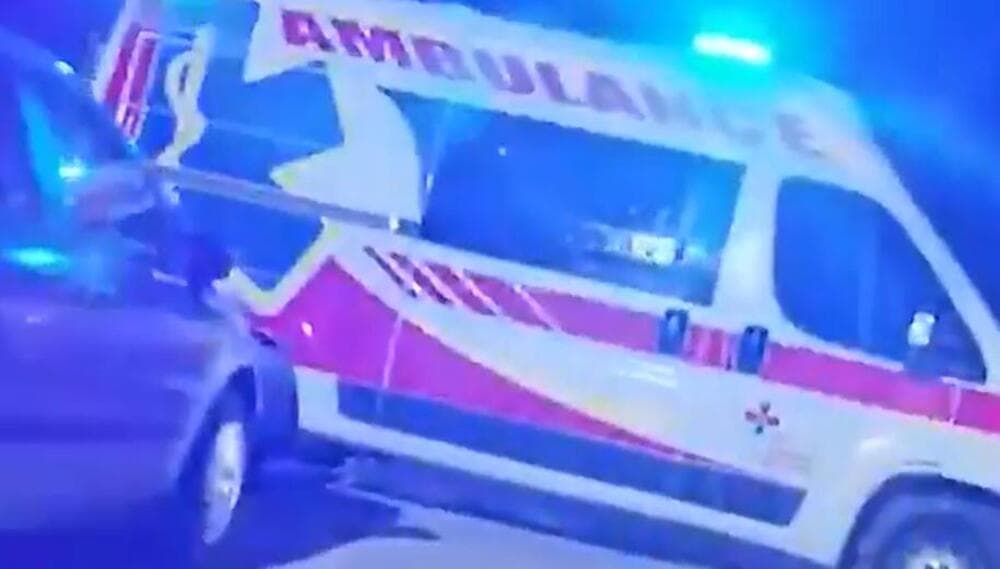 Slika uz članak: Dvoje mališana se bori za život: Pijan vozio ženu i šestoro djece, pa se prevrnuo