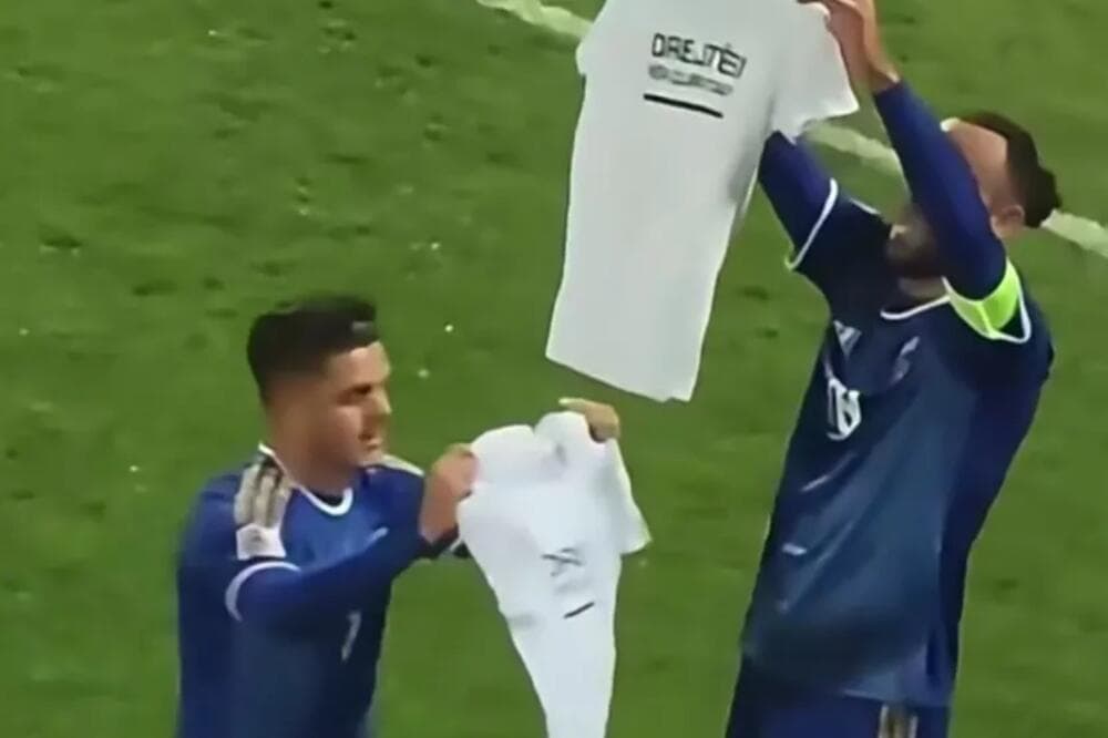 Slika uz članak: SKANDAL U PRIŠTINI: Murići posle gola pokazao poruku podrške bivšim liderima OVK! UEFA na potezu (VIDEO)