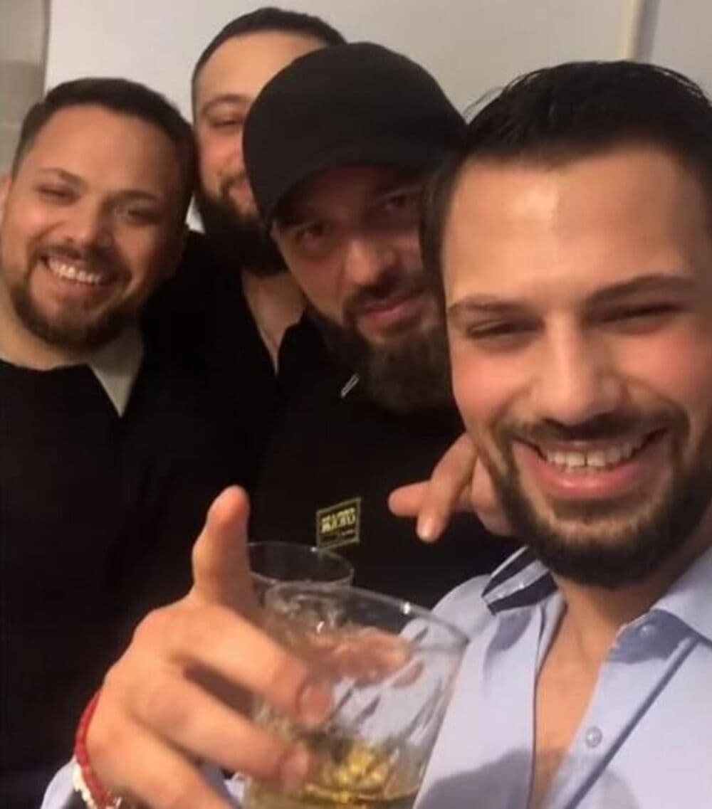 Slika uz članak: DECU NAZVALI DIOR I AL KAPONE, U ZATVORU NOSE GUČIJEVE TRENERKE: Isplivali šok detalji o klanu Hamidović iz BiH!