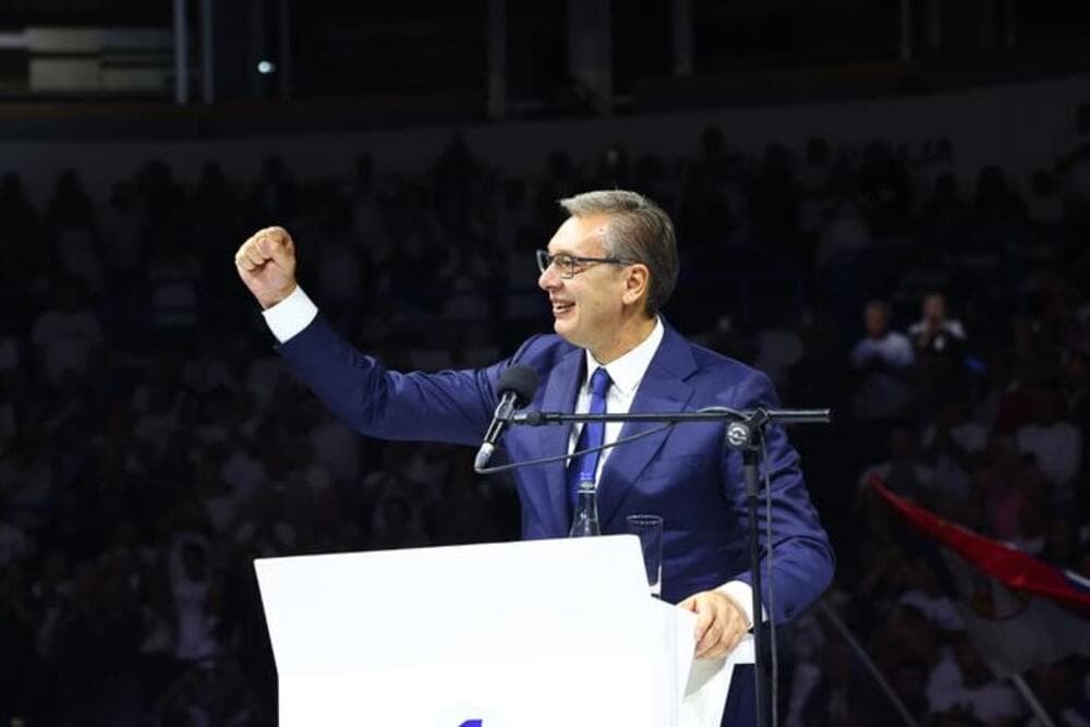 Slika uz članak: "DA IH POBEDIMO UBEDLJIVIJE NEGO IKADA" Vučić se obratio u Areni "NEĆU DA BUDEM PREMIJER U VLADI TRULIH KOMPROMISA"
